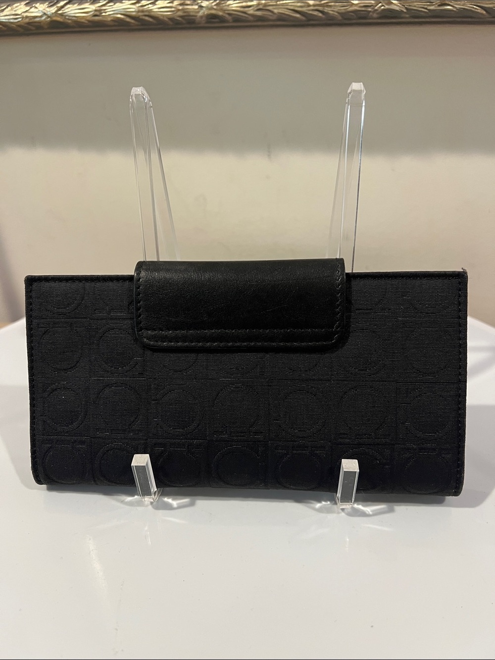 Salvatore Ferragamo Black Embossed Wallet Clutch with Ring Closure - Picture 5 of 9